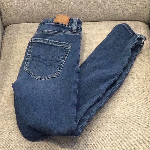 American Eagle | 🦅 Hi-Rise Jegging Distressed Size 2 Regular - Picture 15 of 15